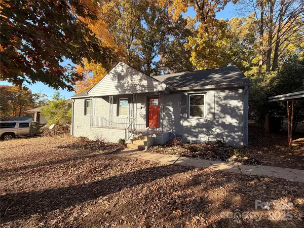 2854 Burbank DR, Charlotte, NC 28216