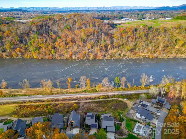 Asheville, NC 28804,40 River RUN