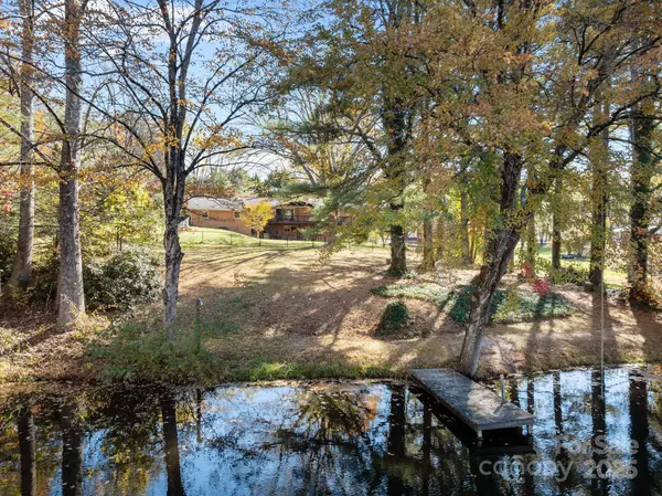 Hendersonville, NC 28791,20 Country RD