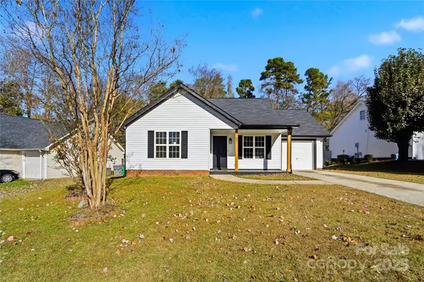 801 Jordans Pond LN, Charlotte, NC 28214