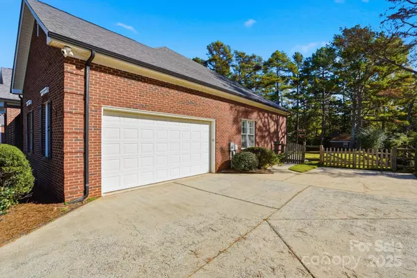 Monroe, NC 28110,5917 Meadowmere DR