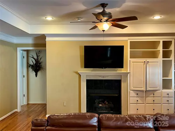 Lexington, SC 29072,508 Barn Plank CT