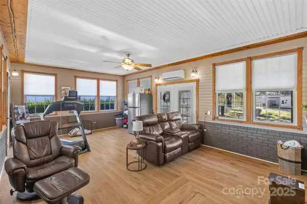 Maiden, NC 28650,2865 Water Plant RD