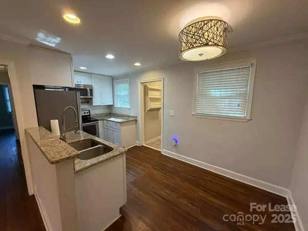 Charlotte, NC 28205,1432 Winston DR