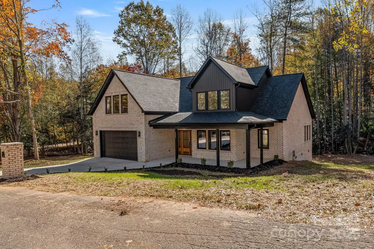 Hickory, NC 28601,6407 Sterling PL