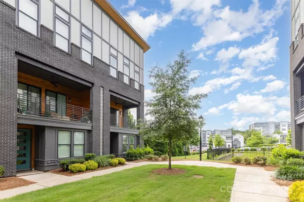 Charlotte, NC 28208,2523 Irwin Stream RD