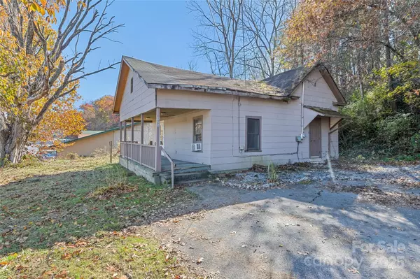 Clyde, NC 28721,8063 Carolina BLVD