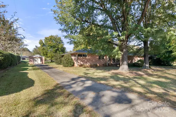 Shelby, NC 28152,1102 W Elm ST