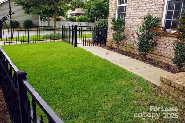 Cornelius, NC 28031,916 Gardners WAY