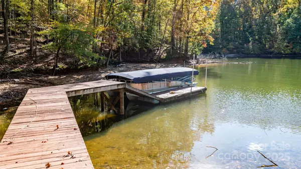 Statesville, NC 28677,211 Loblolly DR