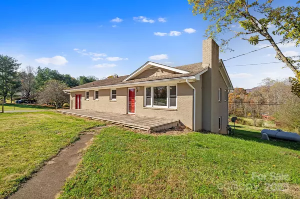 193 Dogwood RD, Candler, NC 28715