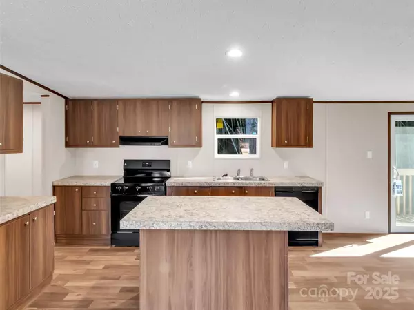 Waynesville, NC 28786,28 Addie LN