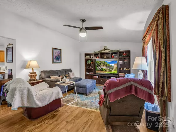 Bostic, NC 28018,262 Daisy LN