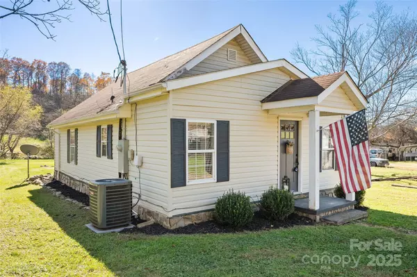 Clyde, NC 28721,92 Wachayu DR