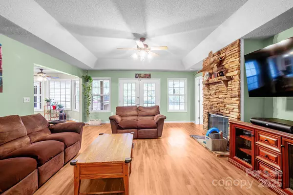 Elgin, SC 29045,443 Sessions RD