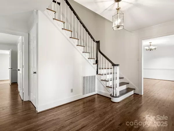 Charlotte, NC 28211,2030 Clematis DR