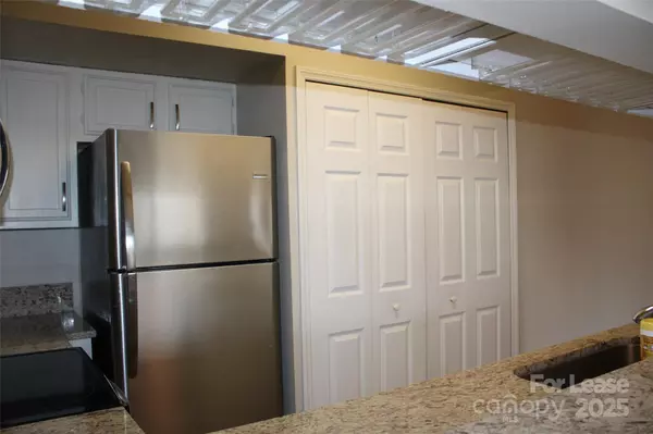 Cornelius, NC 28031,19839 Henderson RD #M