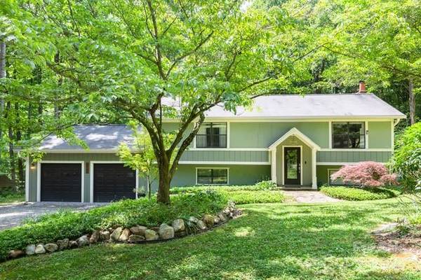 109 Crosswick LN, Hendersonville, NC 28739