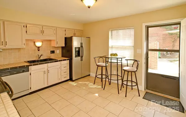 Charlotte, NC 28226,8843 Hunter Ridge DR