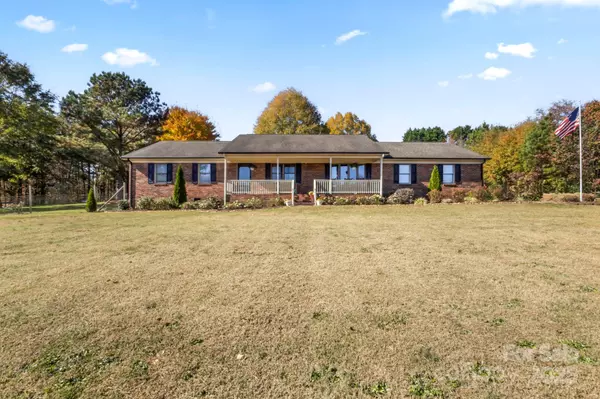 3399 Mason Spring DR, Lincolnton, NC 28092