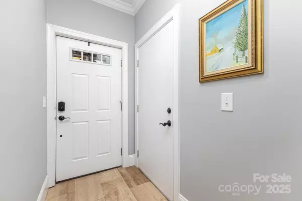 Charlotte, NC 28207,239 N Dotger AVE N #F-7