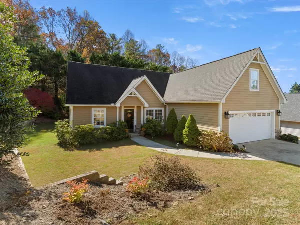 57 Regent DR, Fletcher, NC 28732