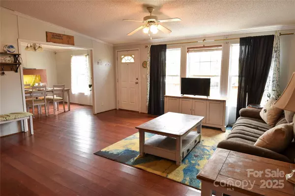 Shelby, NC 28150,1007 W Cabaniss RD