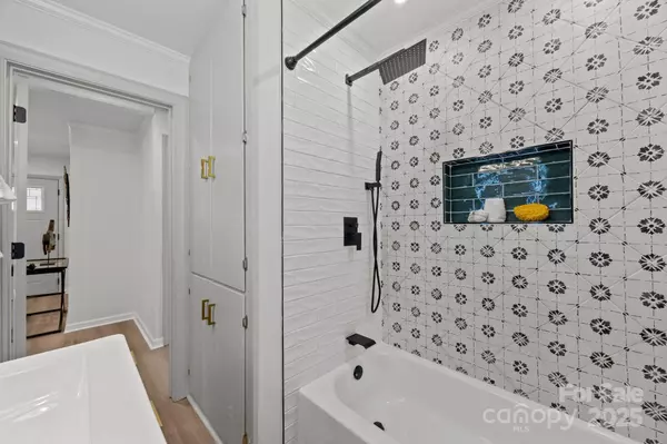 Asheville, NC 28806,40 Arthur RD