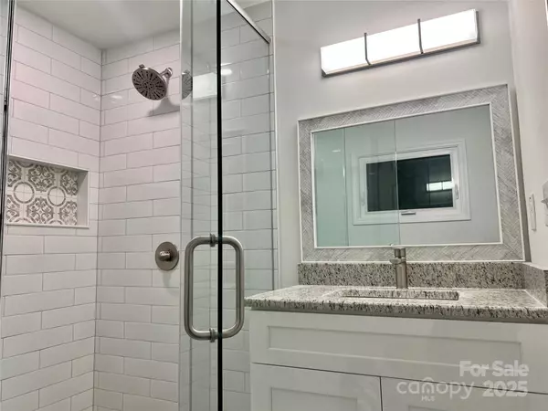 837 Willow PL, High Point, NC 27260