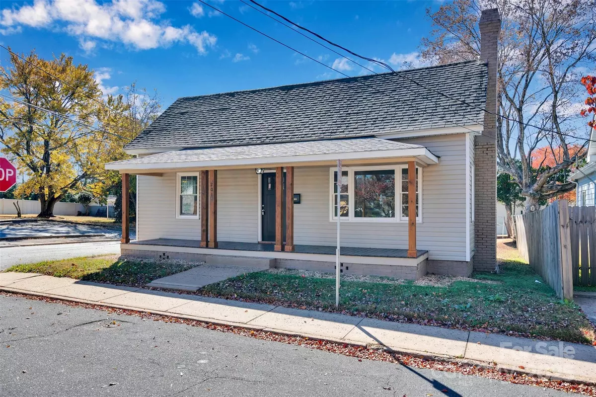 Salisbury, NC 28144,201 W Mccubbins ST