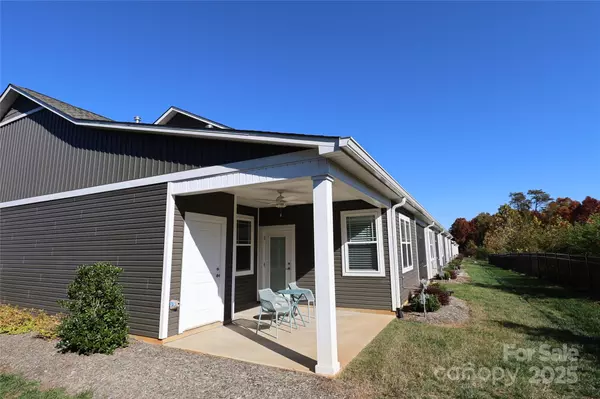 Hickory, NC 28602,2822 15th Avenue PL SE