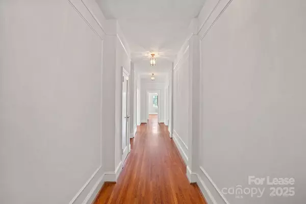 Charlotte, NC 28202,301 W 10th ST #502