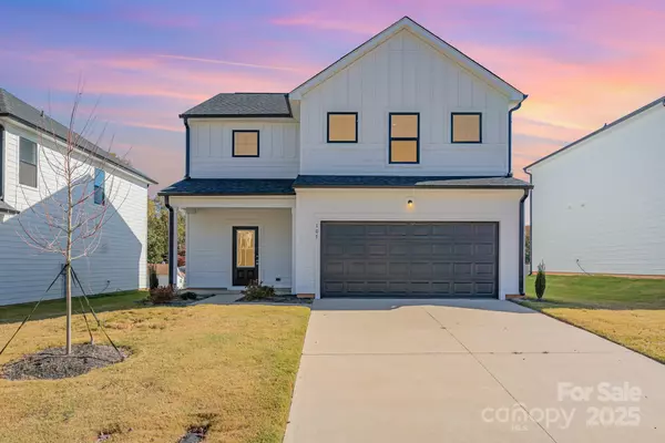 107 Silverwood CT, Mooresville, NC 28115