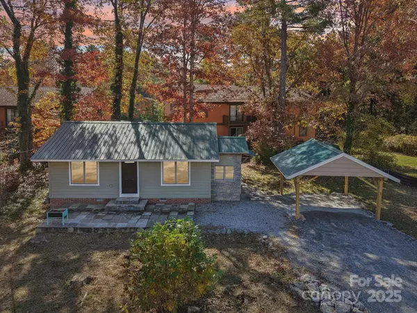 1749 Haywood RD, Hendersonville, NC 28791