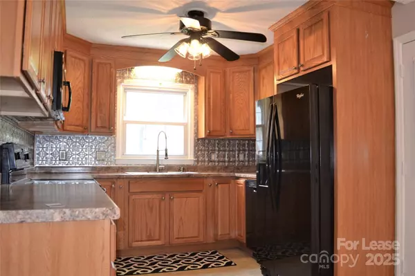 Charlotte, NC 28214,7043 Crossridge RD