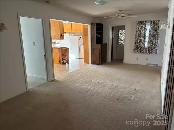 Gastonia, NC 28052,1623 Kimberly DR