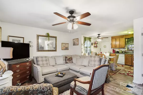 Charlotte, NC 28215,721 Ascot DR