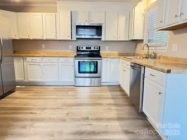 Gastonia, NC 28054,3251 Deerwood DR