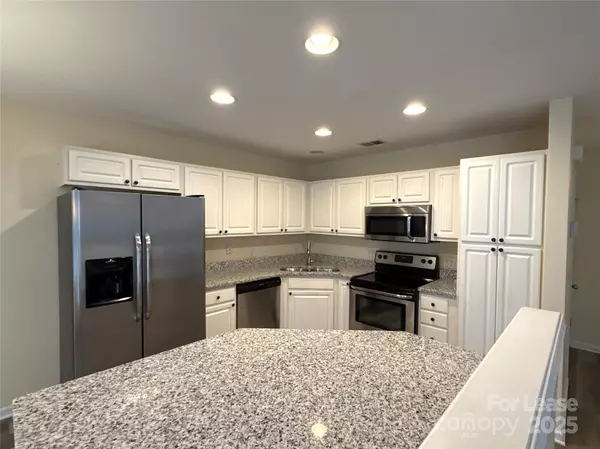 Charlotte, NC 28213,10012 University Park LN