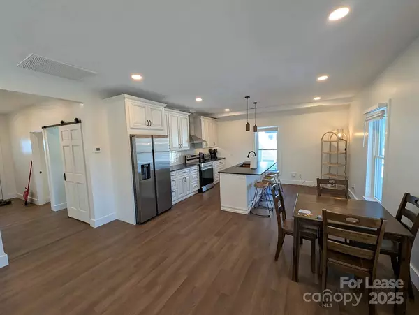 Asheville, NC 28801,24 Woodrow AVE