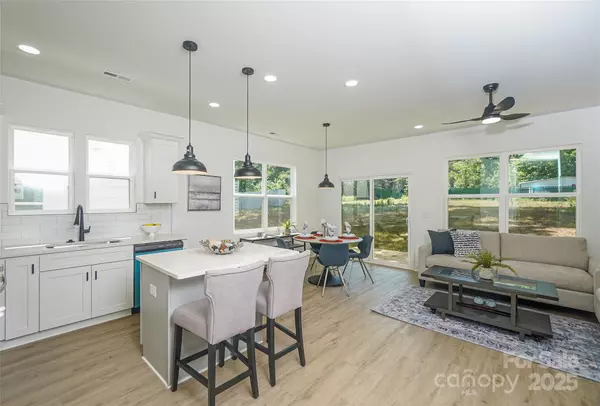 Charlotte, NC 28214,3224 Sam Wilson RD