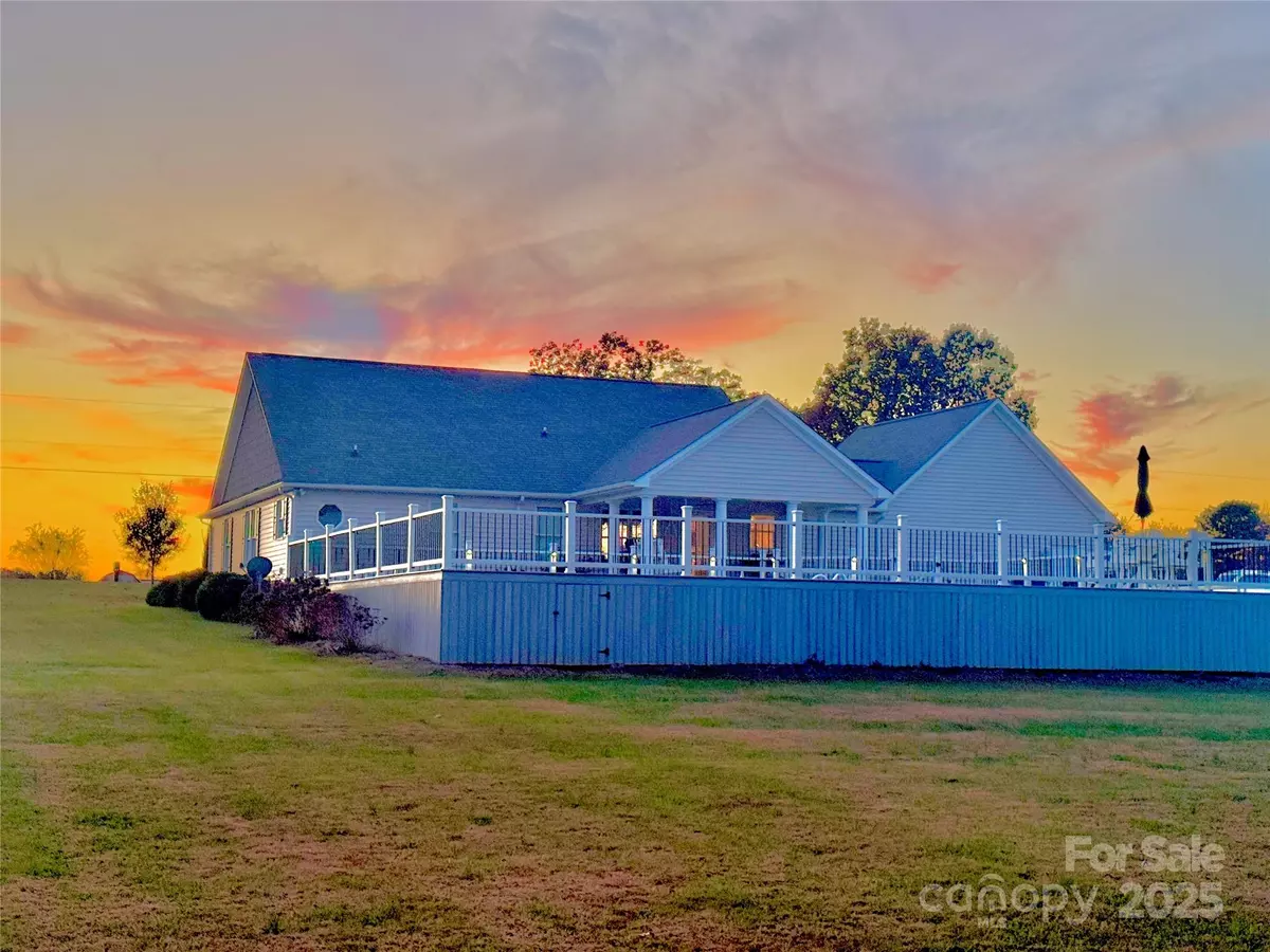 Maiden, NC 28650,4140 Davis RD