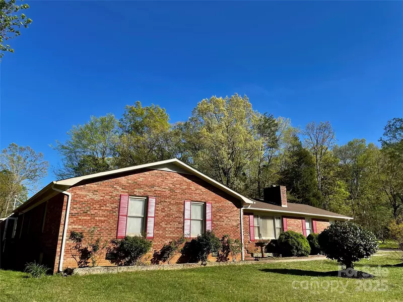 101 Bayberry DR, Salisbury, NC 28147