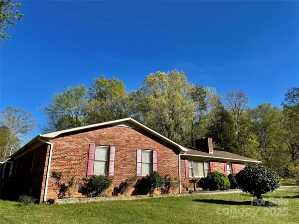 101 Bayberry DR, Salisbury, NC 28147