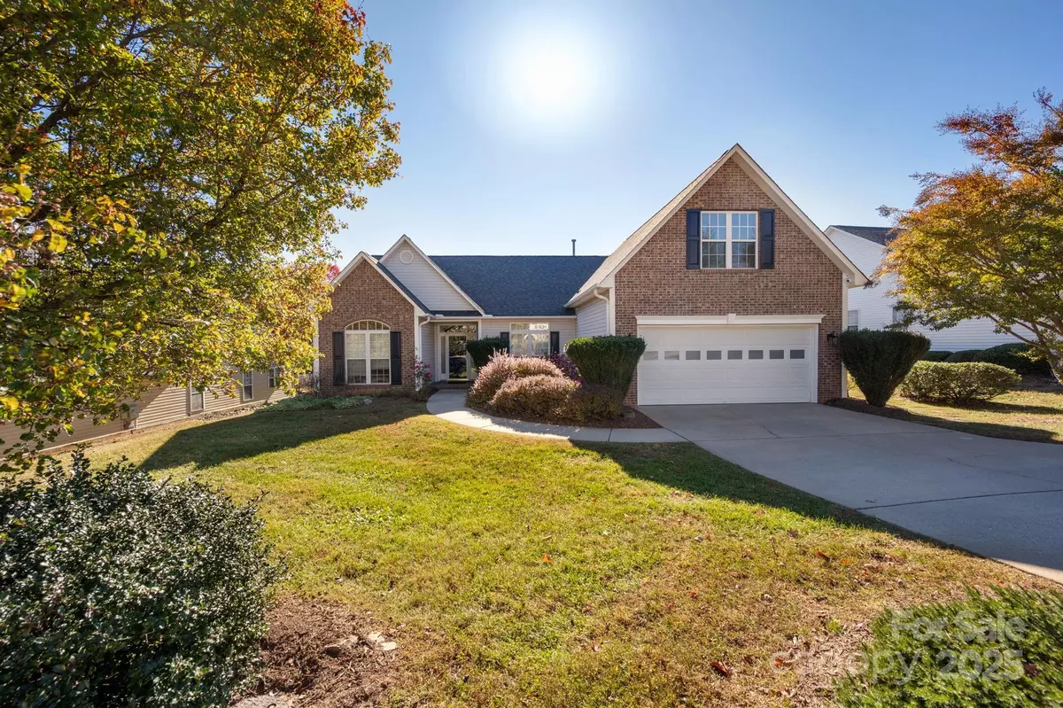 Asheville, NC 28806,207 Farm Creek DR E