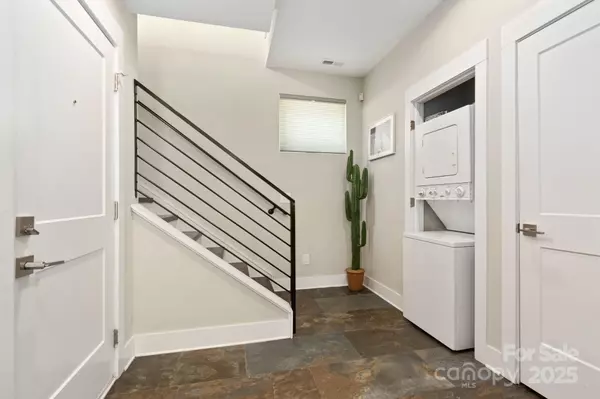 Charlotte, NC 28202,924 Westbrook DR