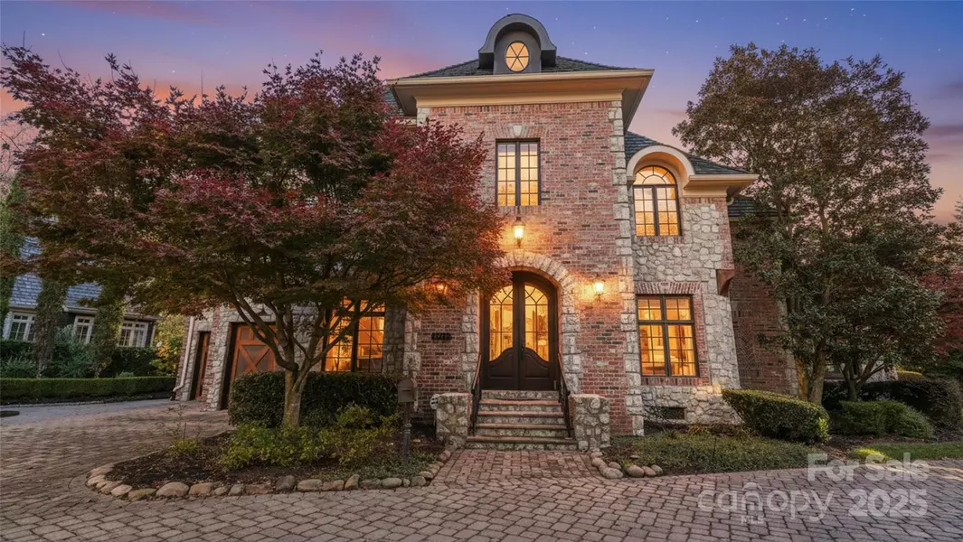 2310 La Maison DR, Charlotte, NC 28226