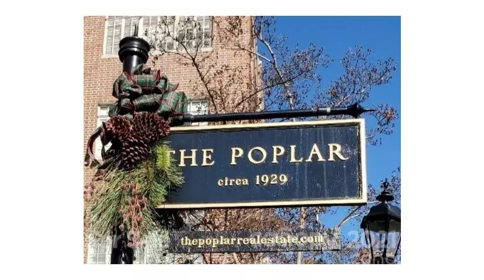 Charlotte, NC 28202,301 W 10th ST W #206