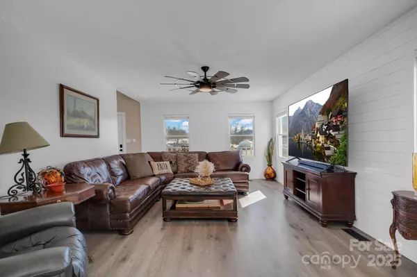 Green Mountain, NC 28740,2581 Double Island RD