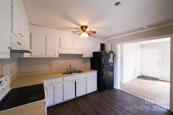 Kings Mountain, NC 28086,610 Margrace RD